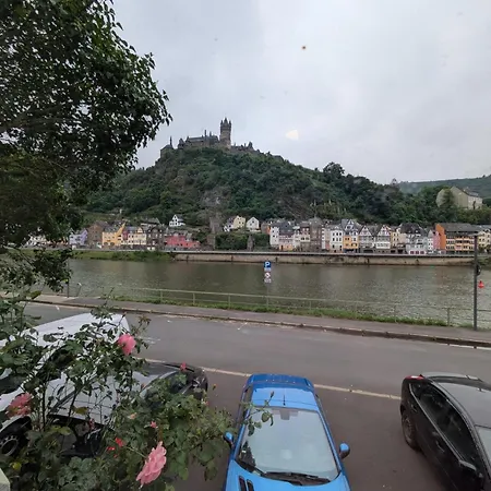 Gaestehaus Im Alten Faehrhaus Cochem Exterior photo
